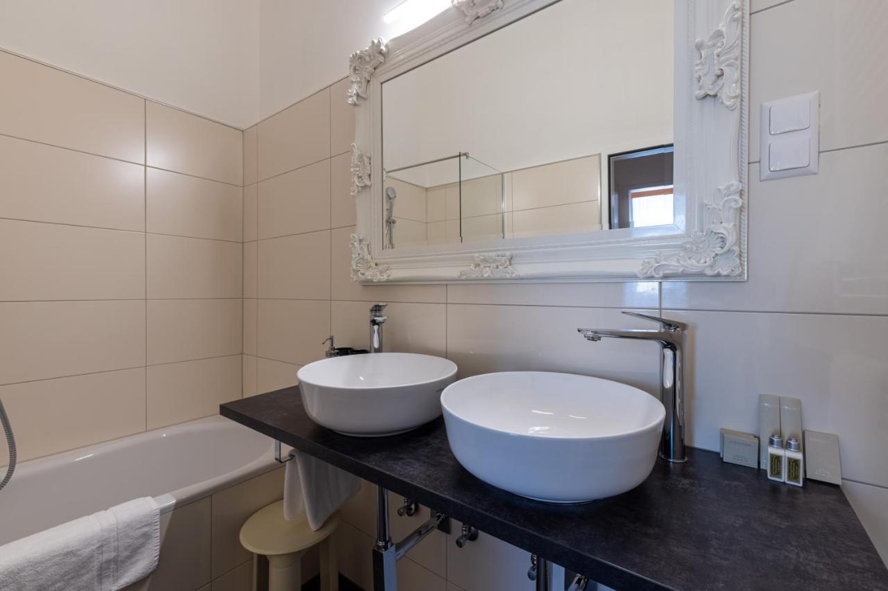 Boutique Hotel Goldenes Lamm Villach Ngoại thất bức ảnh