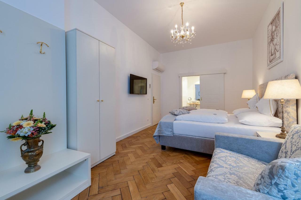 Boutique Hotel Goldenes Lamm Villach Ngoại thất bức ảnh